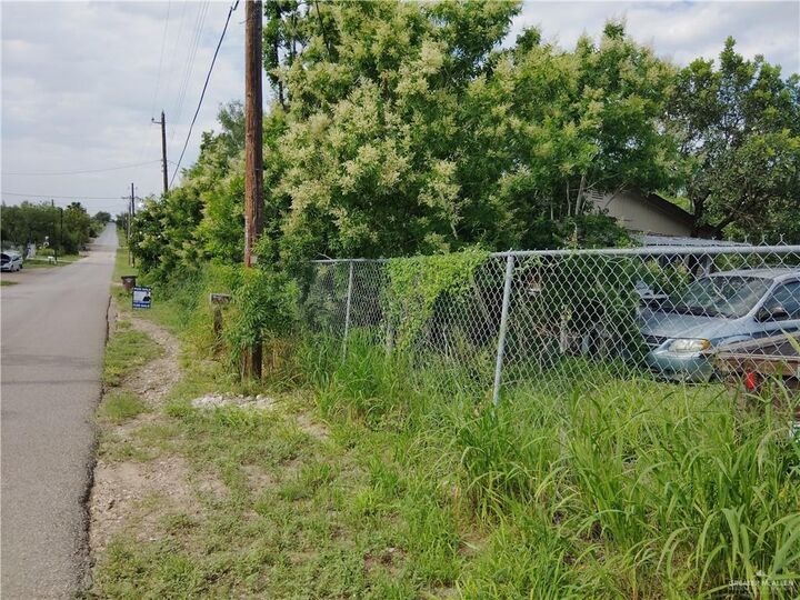 Property Photo:  900 S Garza Avenue  TX 78560 