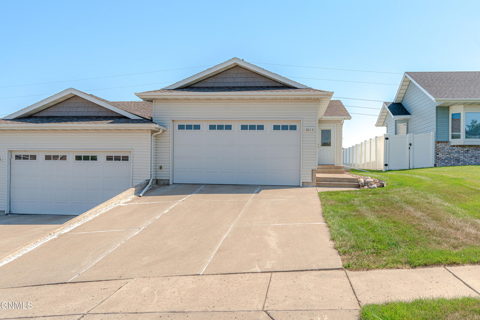 Property Photo:  1011 33rd Street N  ND 58501 