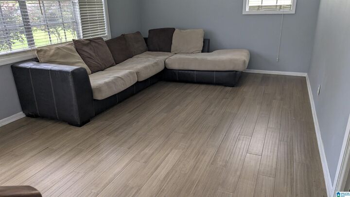 Property Photo: 6909 Arnett Circle AL 35173