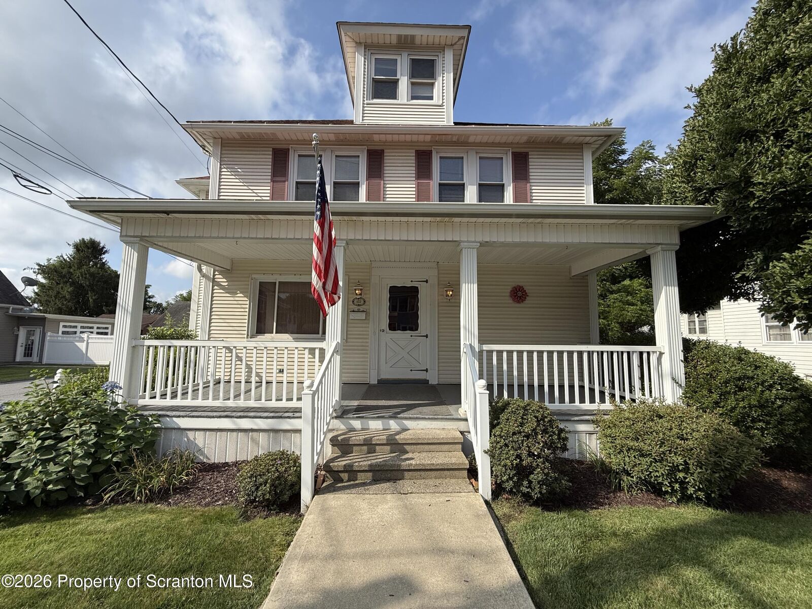 Property Photo: 423 Keystone Avenue 1 PA 18452