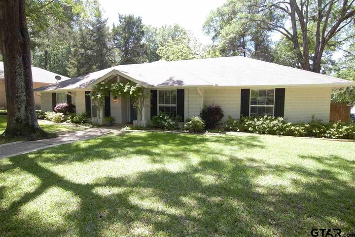 Property Photo: 6101 Huntington Drive TX 75703