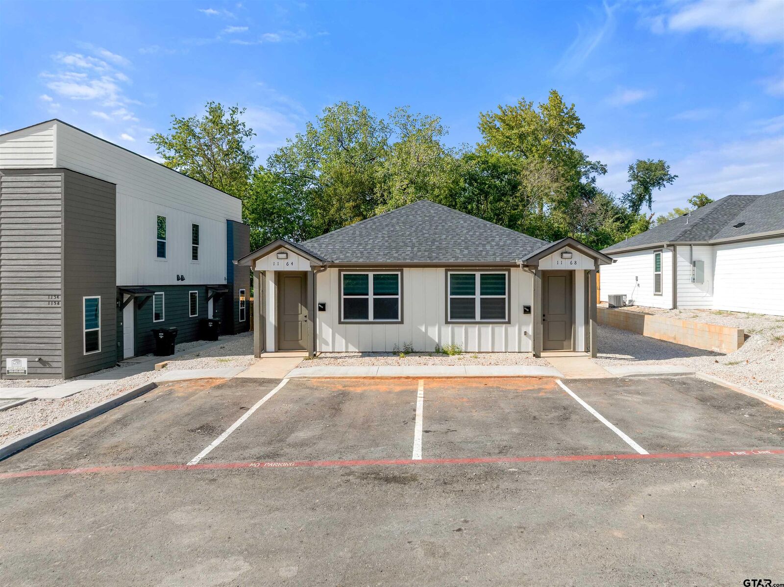 Property Photo: 1164 &Amp 1168 E Earle TX 75702