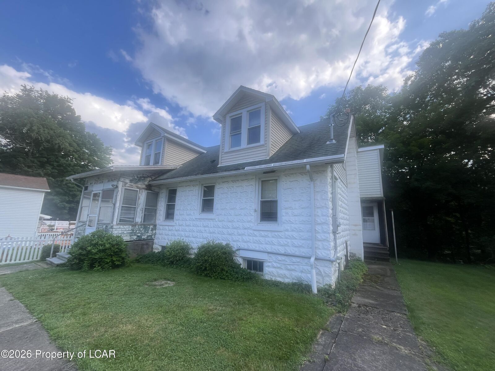Property Photo: 203 Hellers Grove PA 18708