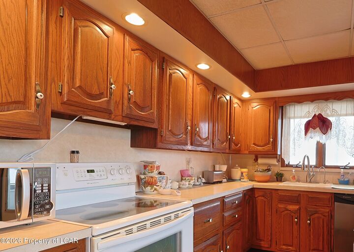 Property Photo:  108 E Oak Street  PA 18202 