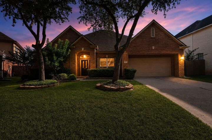 Property Photo: 8807 Wenona Walk TX 77459