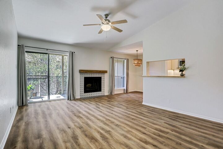 Property Photo:  700 Thicket Lane 1004  TX 77079 