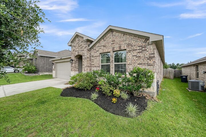 Property Photo: 11719 Bari Reef Lane TX 77304