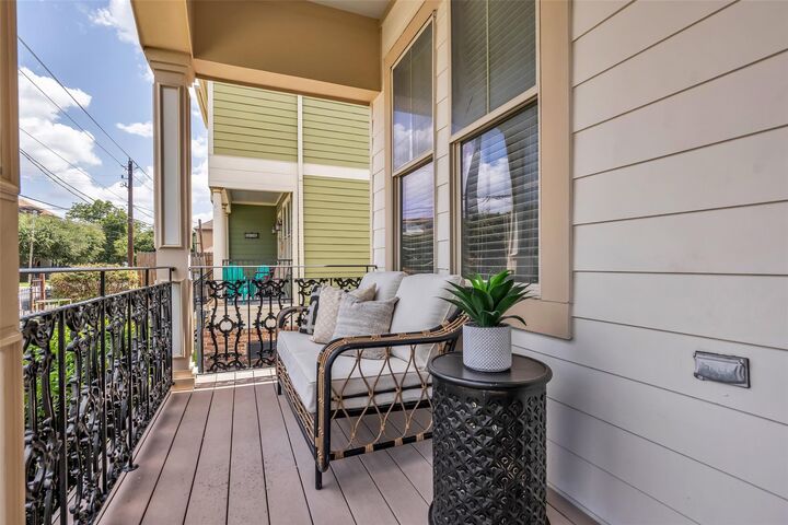 Property Photo:  1122 W 18th Street  TX 77008 