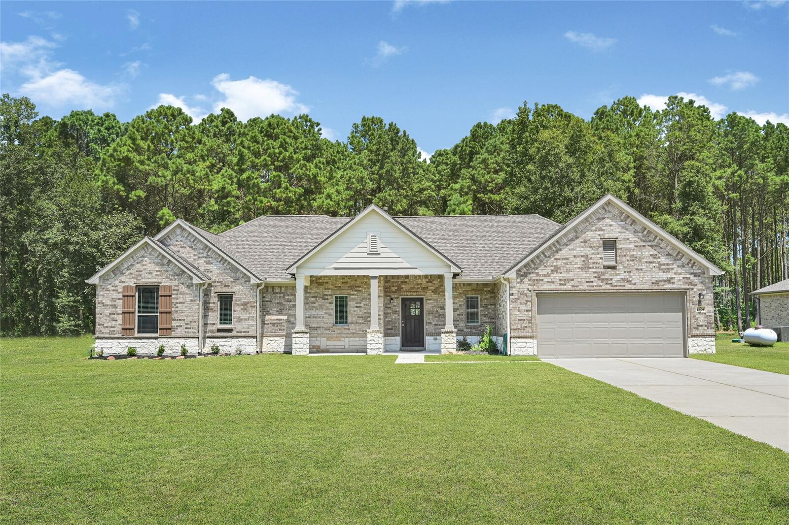 Property Photo: 1301 Road 66112 TX 77535