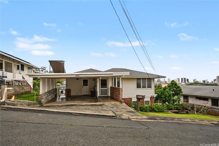 Property Photo:  2911 Eugene Place  HI 96816 