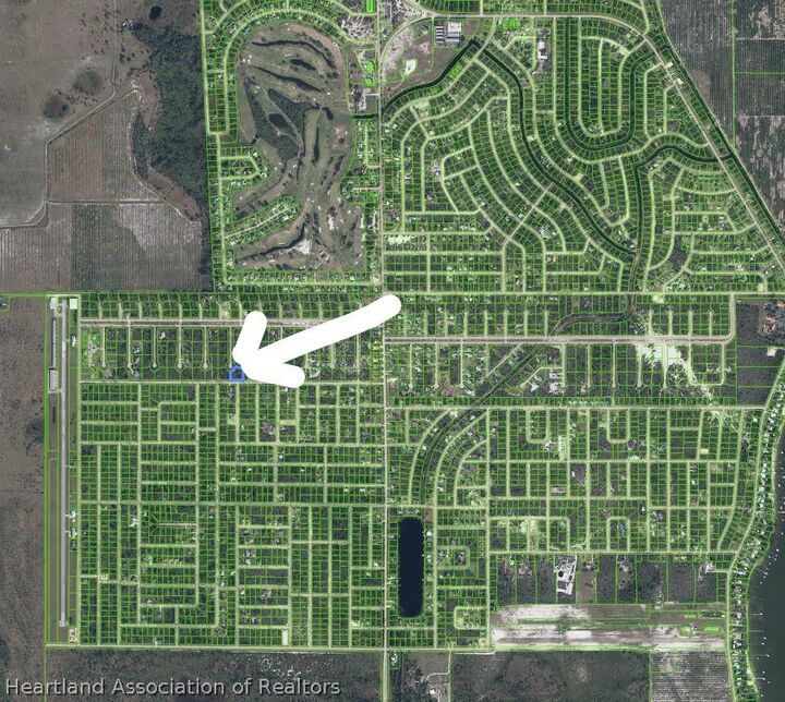 Property Photo:  224 Falcon Way NW  FL 33852 