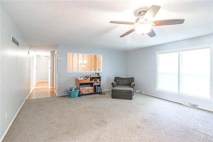 Property Photo: 12723 Cave Lane MO 64024