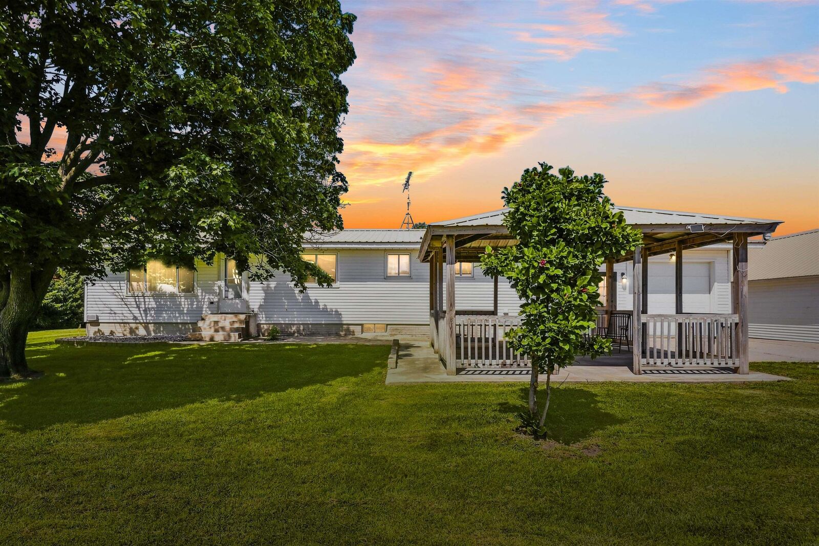 Property Photo:  10134 Newell Avenue  IA 50636 
