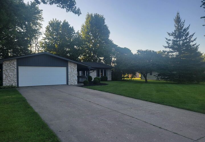 Property Photo:  700 Pine Run  IN 46703 