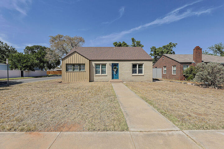 Property Photo: 1724 28th Street TX 79411