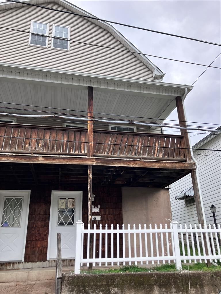 Property Photo:  36 Arch Street  PA 18617 