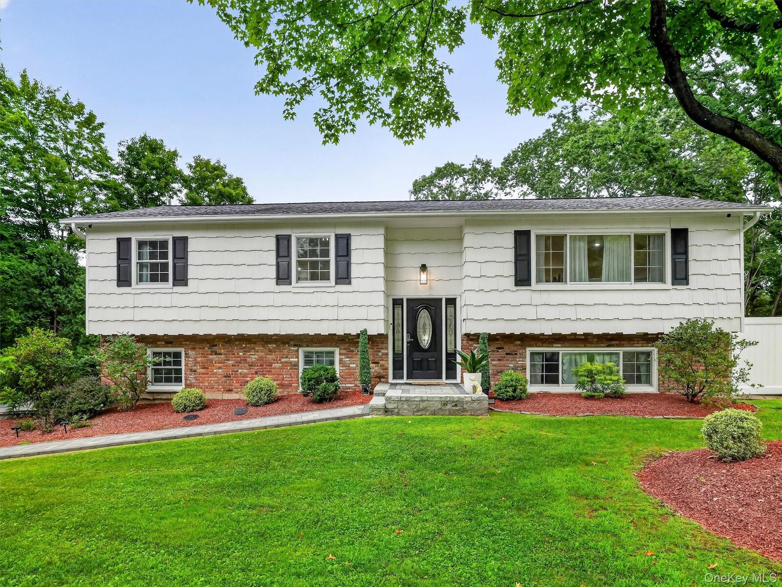 Property Photo:  5 Evan Drive  NY 10956 