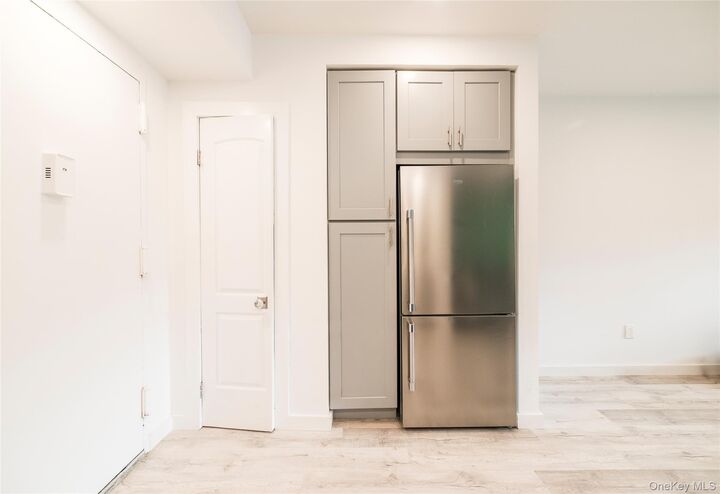 Property Photo:  2261 Palmer Avenue 1G  NY 10801 