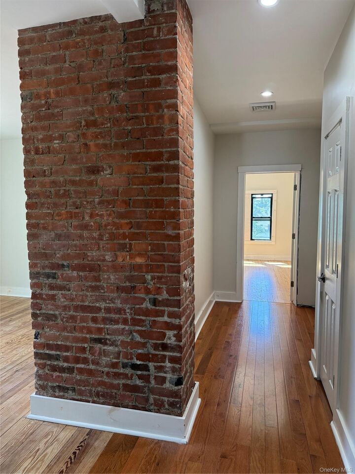 Property Photo:  265 Summit Avenue 3  NY 10552 
