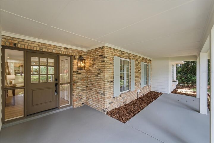 Property Photo: 114 Wayland Circle FL 32779