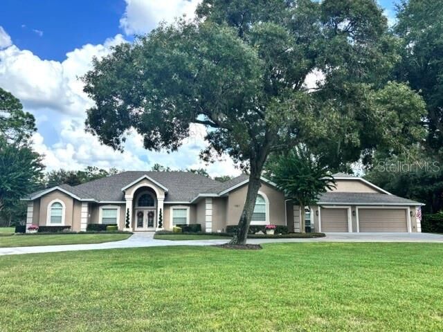 Property Photo: 1701 Timber Edge Drive FL 32724