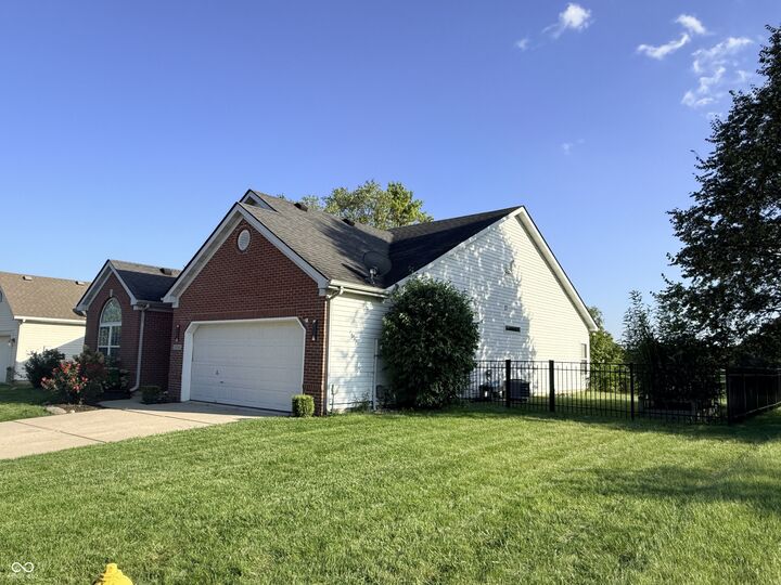 Property Photo:  13926 Forum Meadows Drive  IN 46033 