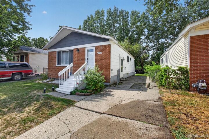 Property Photo: 471 Tennessee Street MI 48215 3052