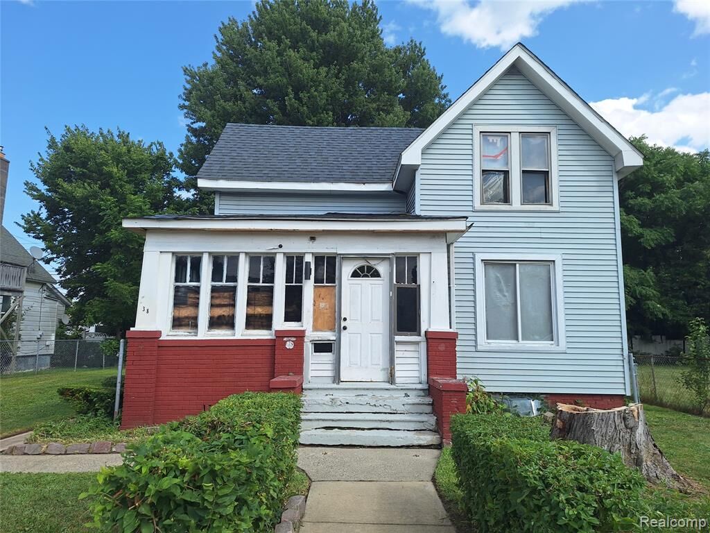 Property Photo:  38 Northbound Gratiot Avenue  MI 48043 2473 