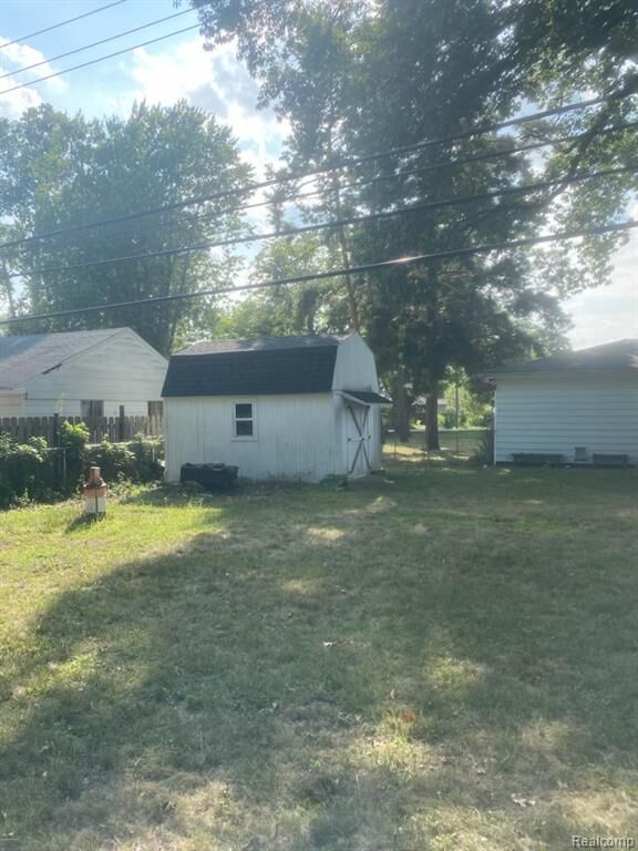 Property Photo:  1226 Alhi Street  MI 48328 1504 