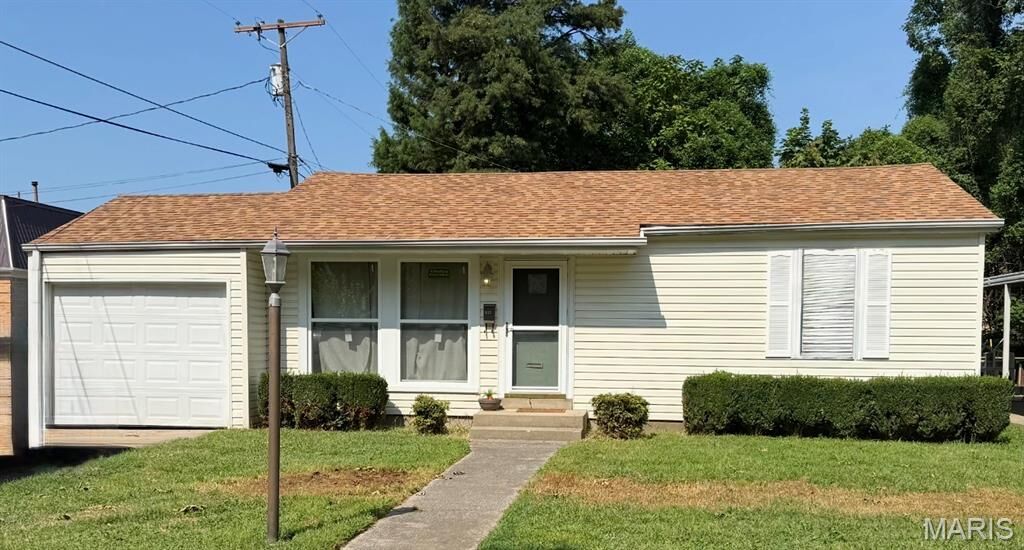 Property Photo:  123 Albert Street  MO 63703 