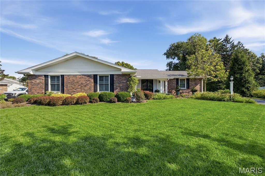 Property Photo: 12651 Villa Hill Lane MO 63141