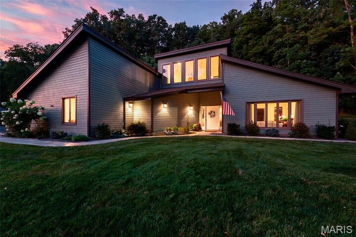 Property Photo:  2201 Oakwood Drive  MO 63049 
