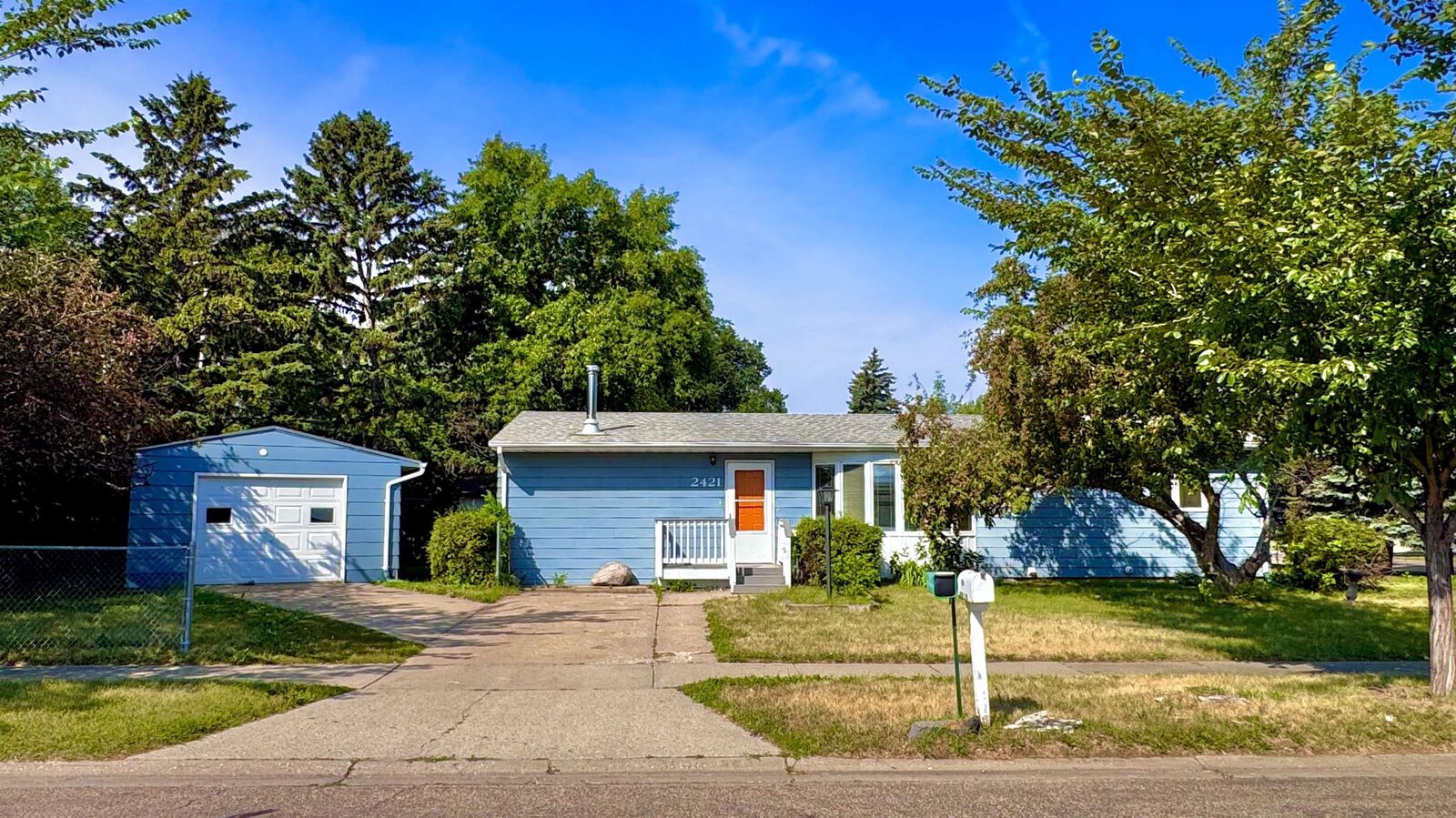 Property Photo:  2421 4th St NW  ND 58703 