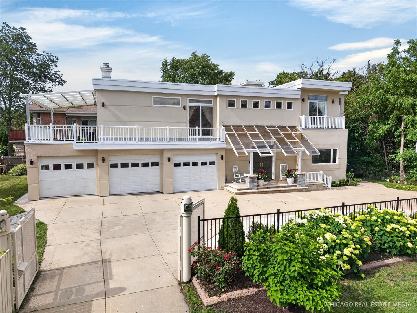 Property Photo: 8650 W Davis Street IL 60016