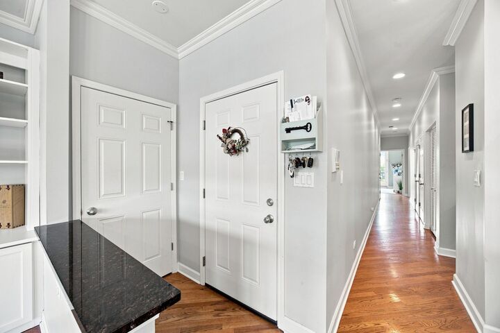 Property Photo: 2033 W Division Street 3 IL 60622