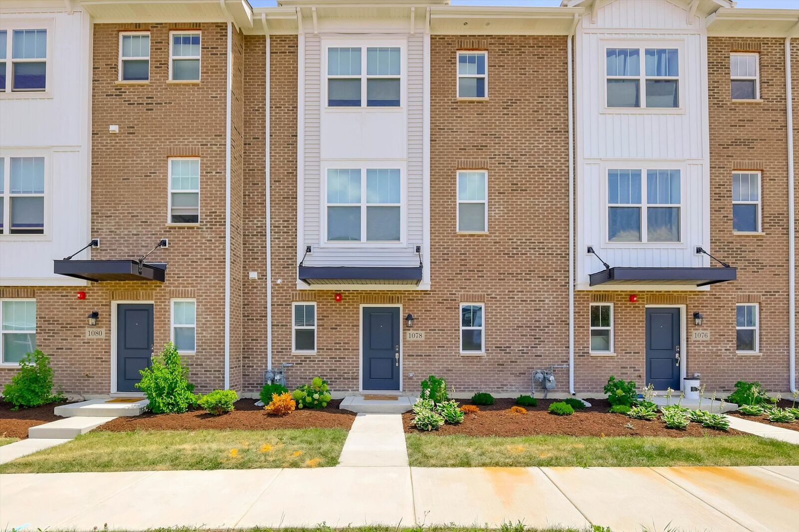 Property Photo:  1078 Bogart Street  IL 60018 