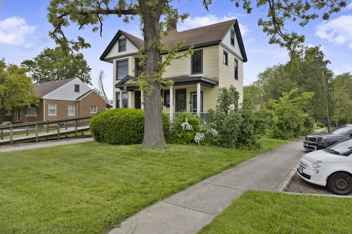 Property Photo: 1322 Main Street IL 60417