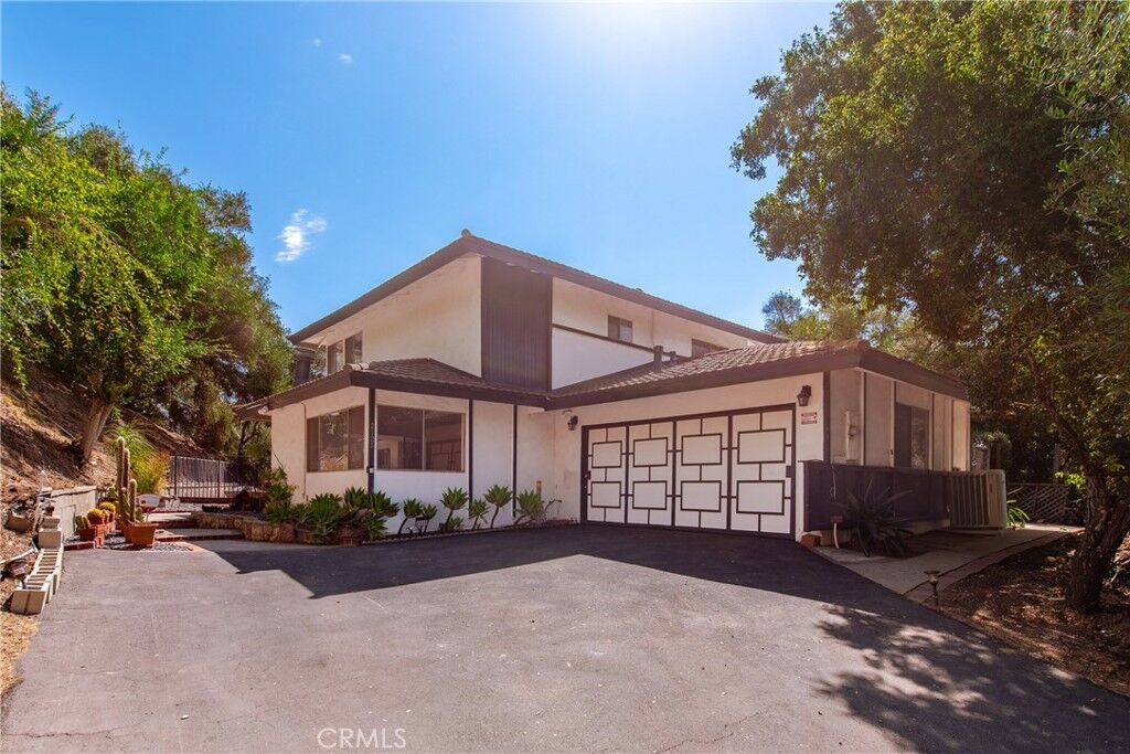 Property Photo:  2125 Eastedge  CA 91206 