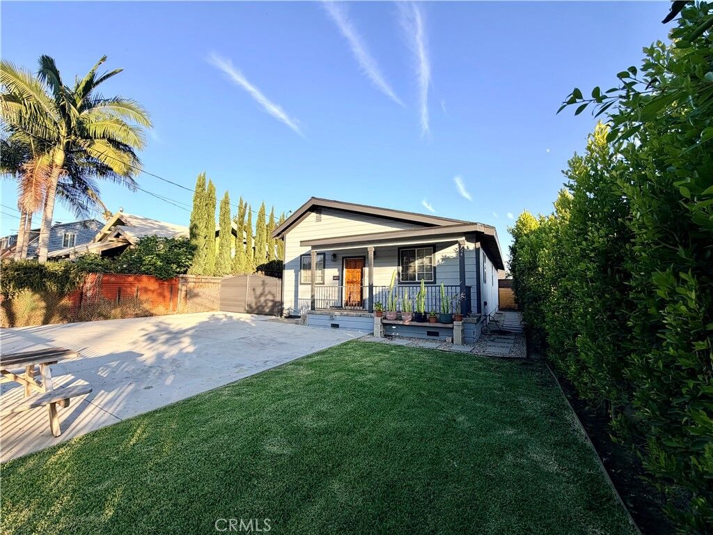 Property Photo:  5622 Aldama Street  CA 90042 