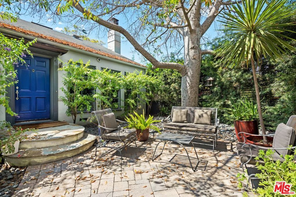 Property Photo:  449 Westbourne Drive  CA 90048 