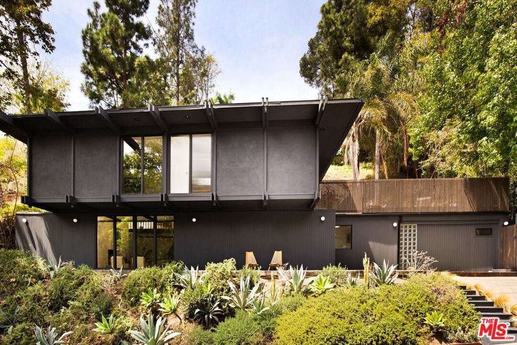 Property Photo:  5649 Valley Oak Drive  CA 90068 