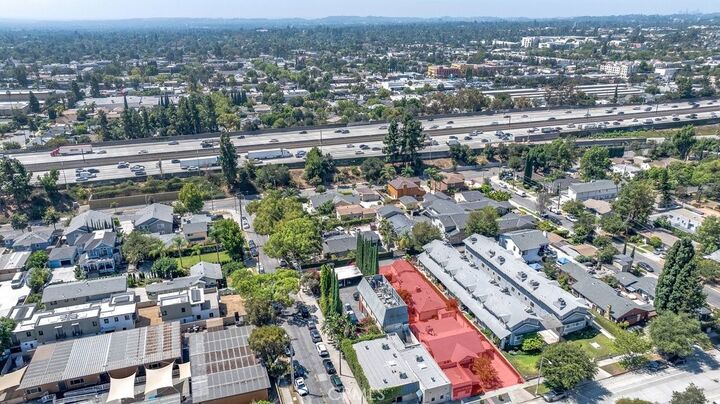 Property Photo: 2056 E Villa CA 91107