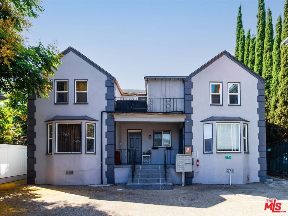 Property Photo:  11472 Ventura B  CA 91604 