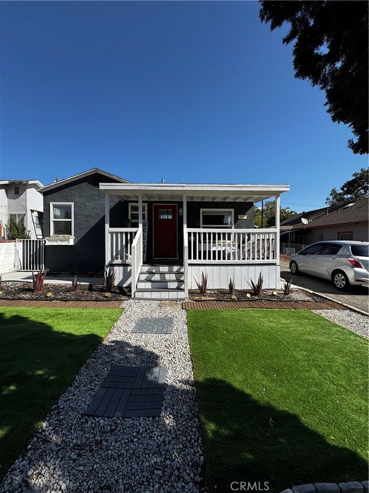 Property Photo: 977 W Hays CA 92220