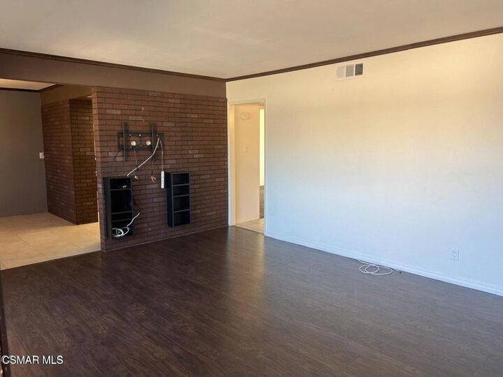 Property Photo:  18617 Clark Street 4  CA 91356 