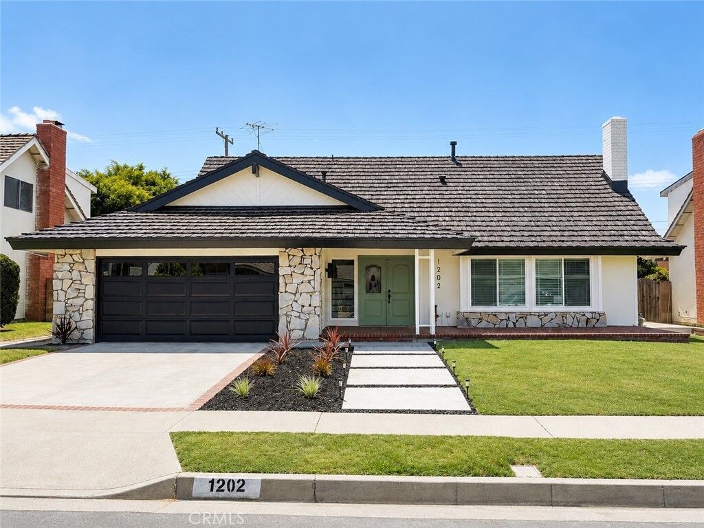Property Photo: 1202 Limerick CA 92870