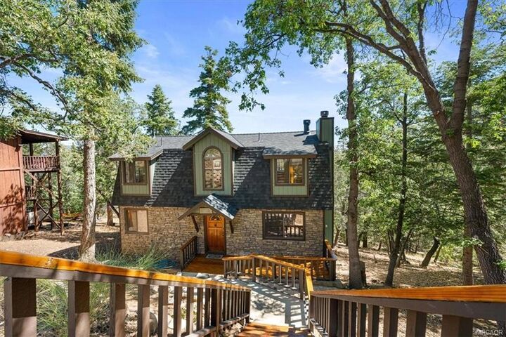Property Photo: 1550 Tuolumne Road CA 92314