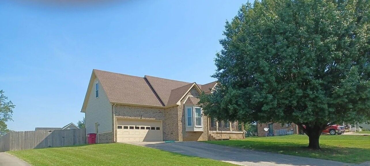 Property Photo: 421 Bluff Dr TN 37043
