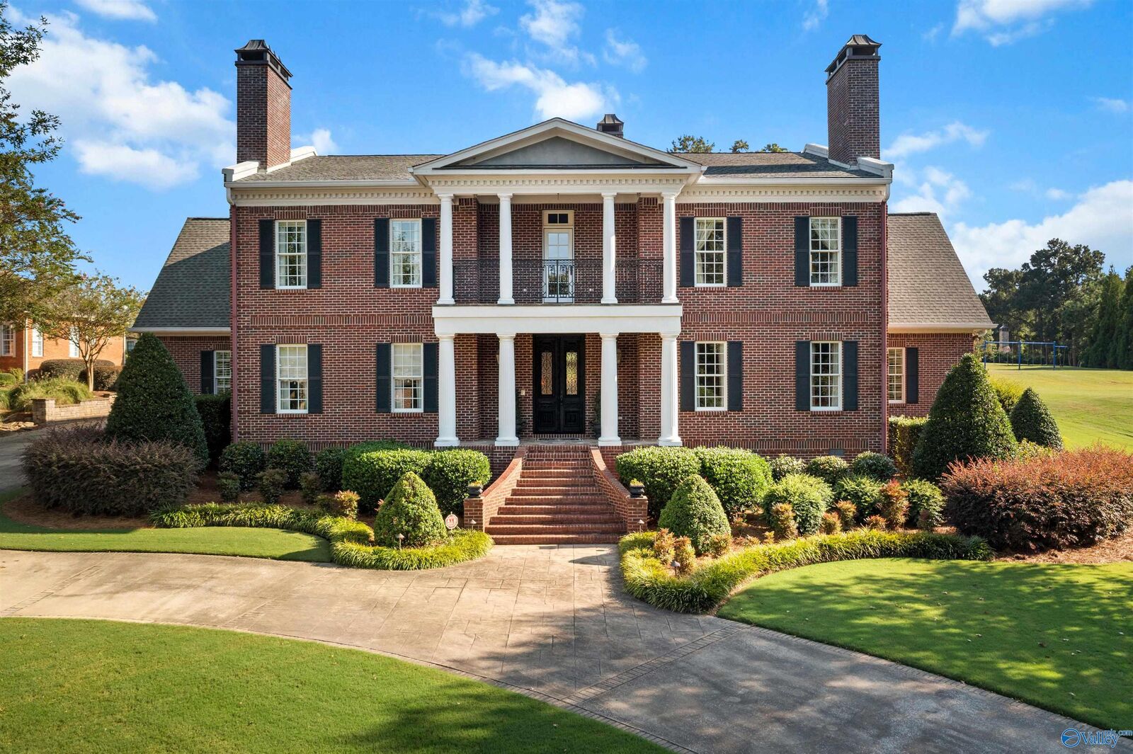 Property Photo: 22 E Indian Pine Trace AL 35901