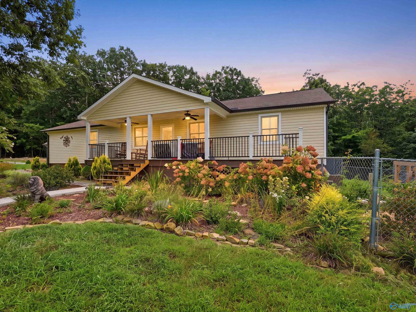 Property Photo:  1050 County Road 303  AL 35766 